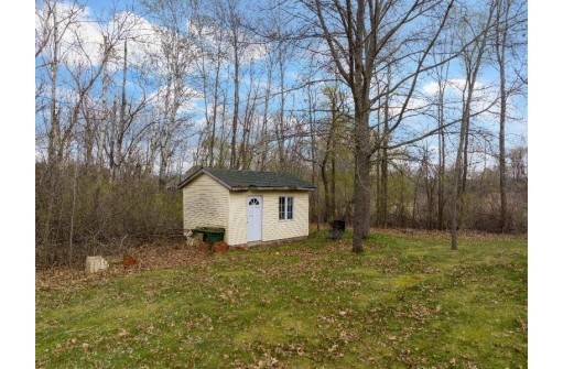 105 Weynand Road, Merrimac, WI 53561