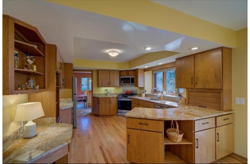 25 Southwick Circle, Madison, WI 53717-1415