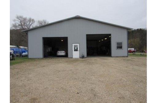 W6249 Highway 33, Pardeeville, WI 53954