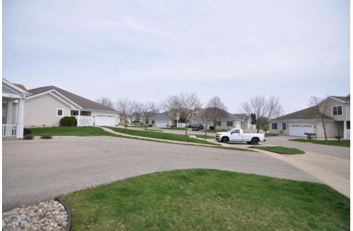 3431 S Stone Creek Circle, Madison, WI 53719