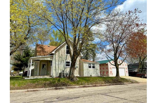 1222 S 7th Street, Prairie Du Chien, WI 53821