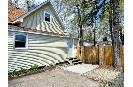 1222 S 7th Street, Prairie Du Chien, WI 53821