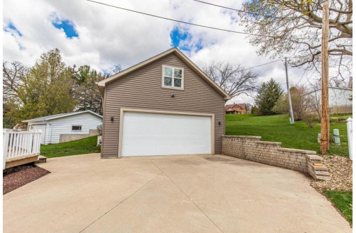 312 3rd Avenue, New Glarus, WI 53574