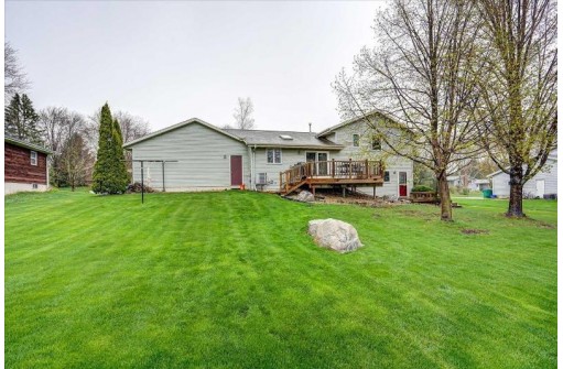 6717 Prairie View Drive, Sun Prairie, WI 53590-9430