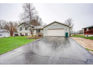 6717 Prairie View Drive Sun Prairie, WI 53590-9430