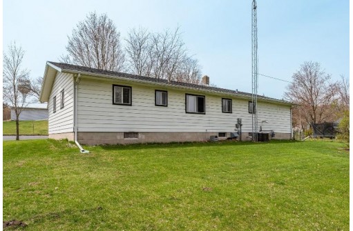 180 Oak Street, Lyndon Station, WI 53944