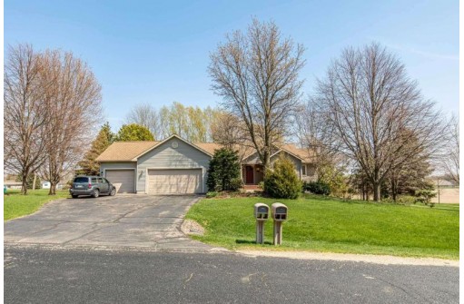 2752 Brooks Ridge Drive, Sun Prairie, WI 53590