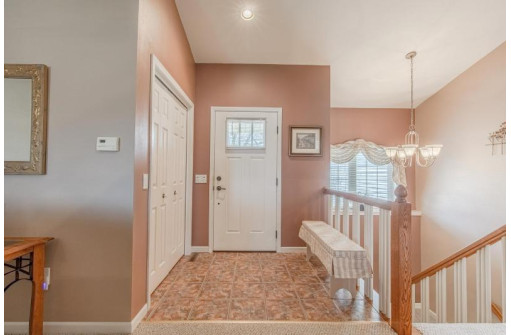 2752 Brooks Ridge Drive, Sun Prairie, WI 53590