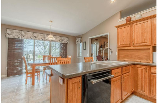 2752 Brooks Ridge Drive, Sun Prairie, WI 53590