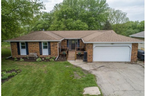 4223 Gotzion Road, Deerfield, WI 53531