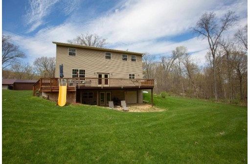 1884 W Timber Drive, Platteville, WI 53818