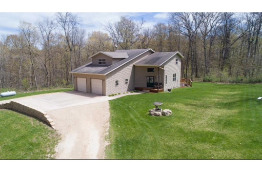 1884 W Timber Drive, Platteville, WI 53818