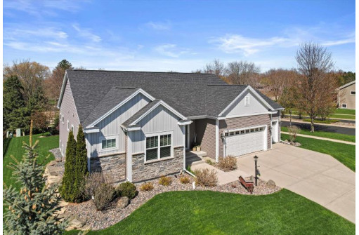 801 Shooting Star Circle, DeForest, WI 53532