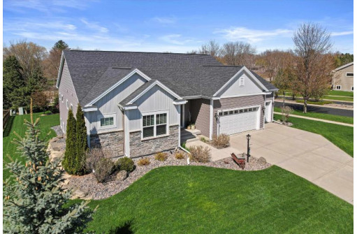 801 Shooting Star Circle, DeForest, WI 53532