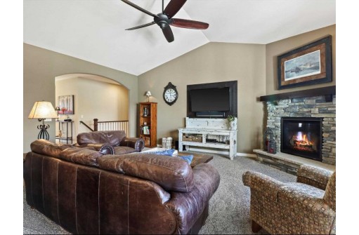 801 Shooting Star Circle, DeForest, WI 53532
