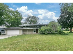 5306 Barton Road Madison, WI 53711