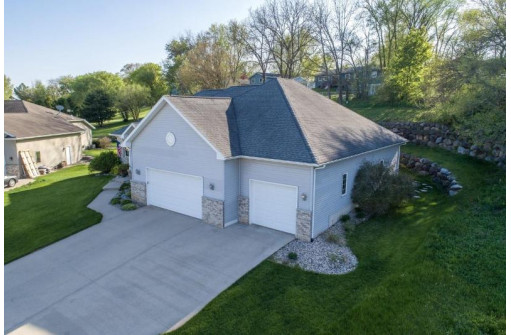 531 Pheasant Trail, Deerfield, WI 53531