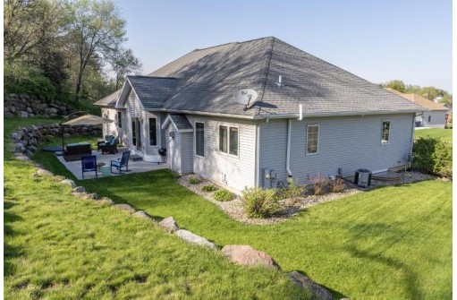 531 Pheasant Trail, Deerfield, WI 53531