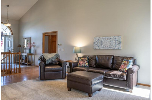 531 Pheasant Trail, Deerfield, WI 53531