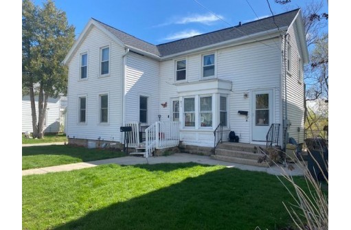 211 S 5th Street, Stoughton, WI 53589