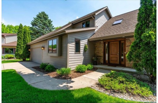 9 Pintail Circle, Madison, WI 53717