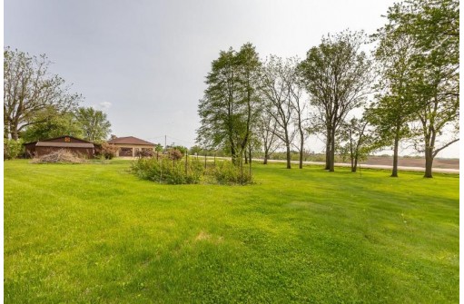 15430 Highway 23, Darlington, WI 53530