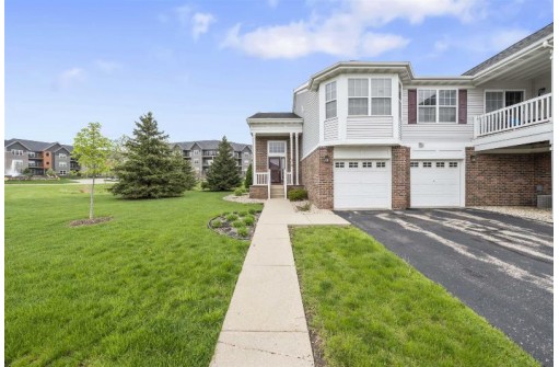 4710 Poplar Creek Drive, Madison, WI 53718