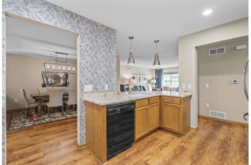 4710 Poplar Creek Drive, Madison, WI 53718