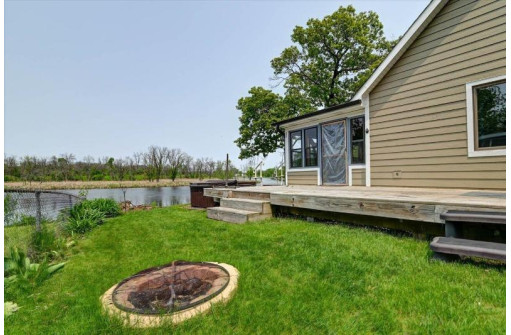 3498 Orvold Park Drive, McFarland, WI 53558