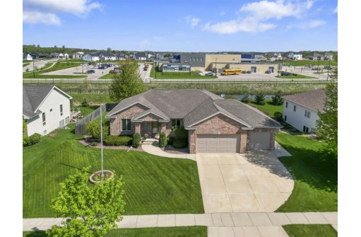 1990 Stonehaven Drive, Sun Prairie, WI 53590