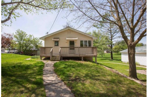 830 Hathaway Street, Platteville, WI 53818