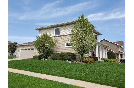 630 Hawthorn Drive, Sun Prairie, WI 53590