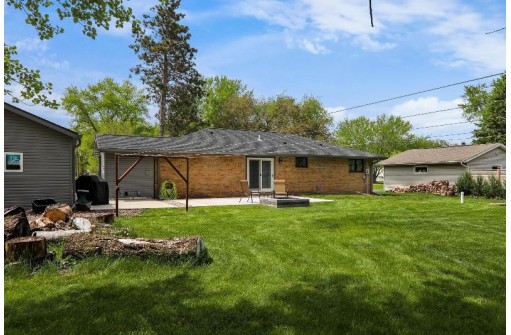 5525 S Baxter Lane, Janesville, WI 53546