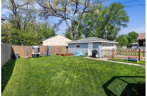 58 Bradford Lane, Madison, WI 53714