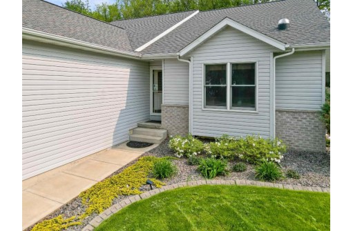 3225 Edmonton Drive, Sun Prairie, WI 53590