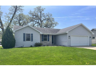 1348 Shade Tree Lane Janesville, WI 53545