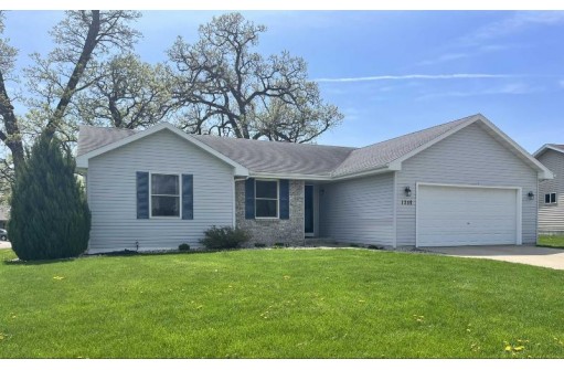 1348 Shade Tree Lane, Janesville, WI 53545