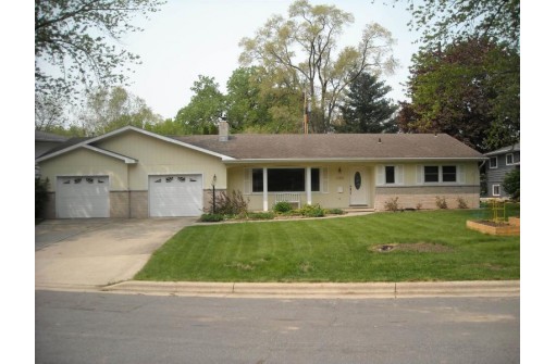 6305 Southern Circle, Monona, WI 53716-3829