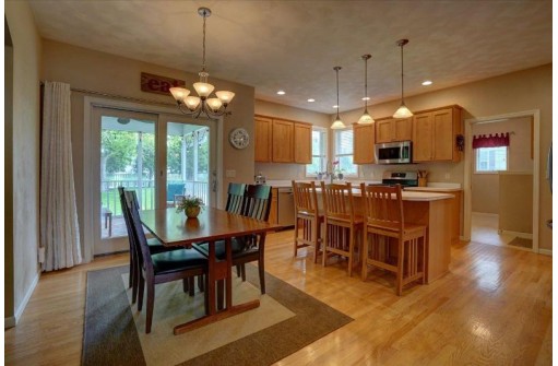 1013 Duncannon Way, Sun Prairie, WI 53590