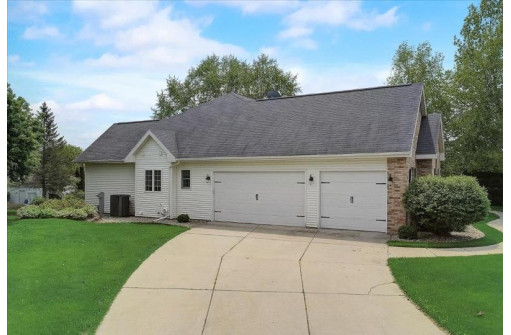 1605 Savannah Way, Waunakee, WI 53597