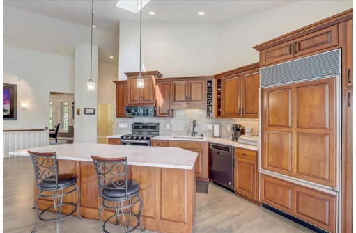 1605 Savannah Way, Waunakee, WI 53597