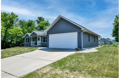 415 Sunset Drive, Lodi, WI 53555