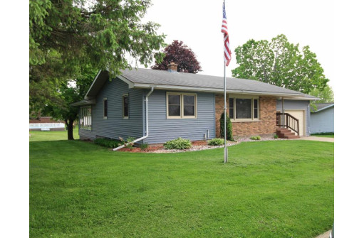 517 High Street, Highland, WI 53543