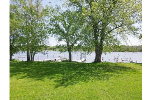 1207 E Cooper Drive, Edgerton, WI 53534