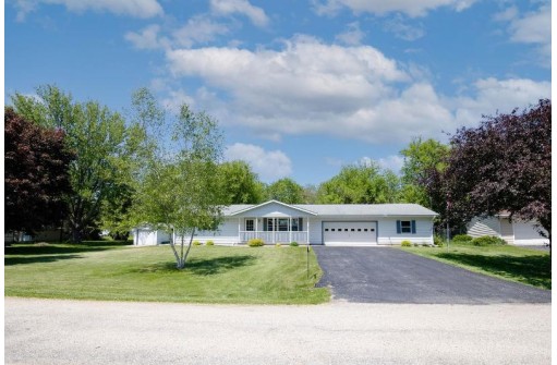 1207 E Cooper Drive, Edgerton, WI 53534