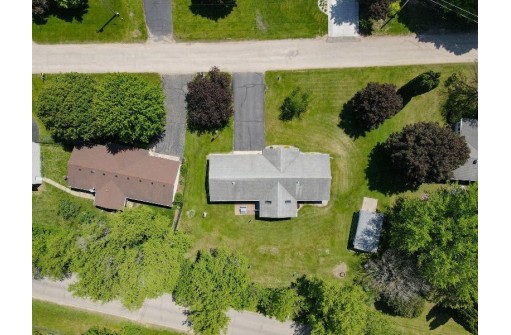 1207 E Cooper Drive, Edgerton, WI 53534