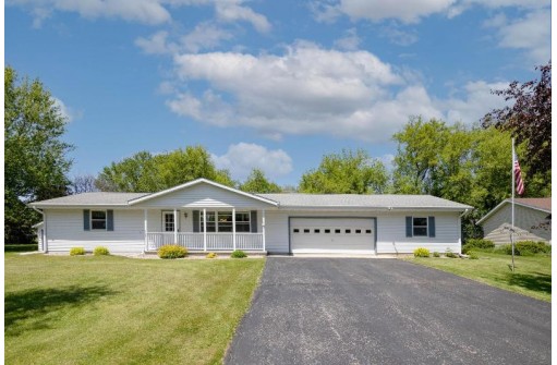 1207 E Cooper Drive, Edgerton, WI 53534