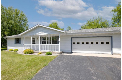 1207 E Cooper Drive, Edgerton, WI 53534