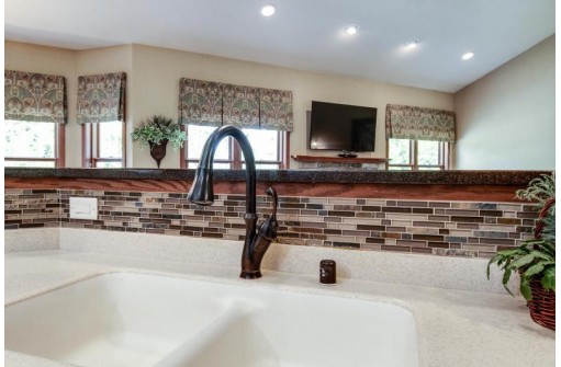 511 Killian Trail, Cottage Grove, WI 53527