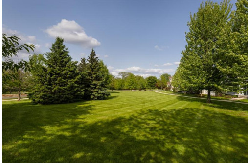 1721 O'Keeffe Avenue, Sun Prairie, WI 53590